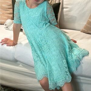 Girls size 6 twirly, lacy spring dress/ Easter dress
